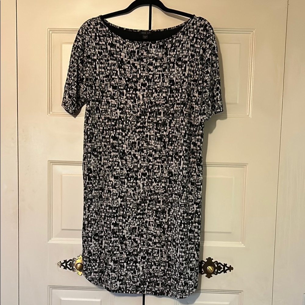 J. Jill Black and White Shift Dress